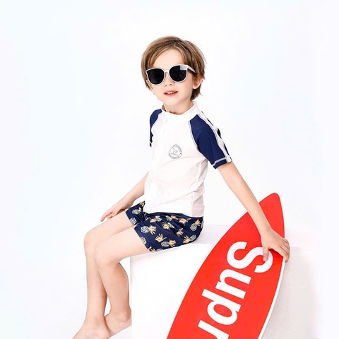 Bộ bơi bé trai cộc tay, màu trắng, kéo khoá, vải chống nắng, Momasong (Korea)