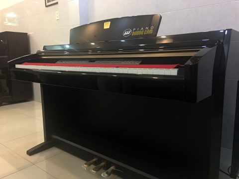Piano điện Yamaha CLP 240 đen bóng