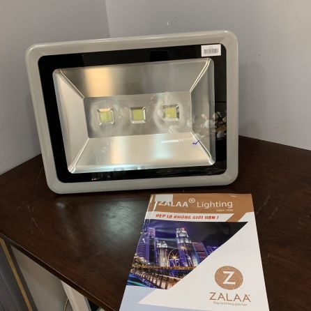Đèn pha LED rộng 150W mã sản phẩm ZFRX-150 ZALAA