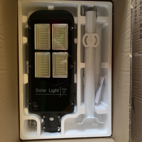 Đèn đường năng lượng mặt trời 200w ZALAA