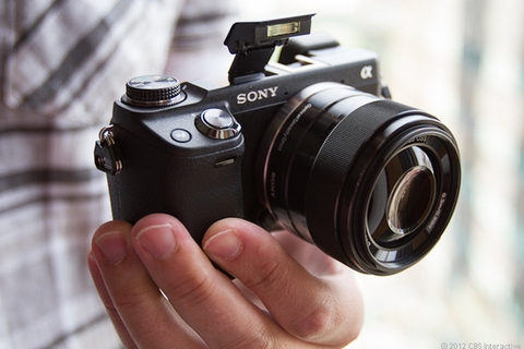 Sự khác biệt giữa máy ảnh DSLR và máy ảnh không gương lật