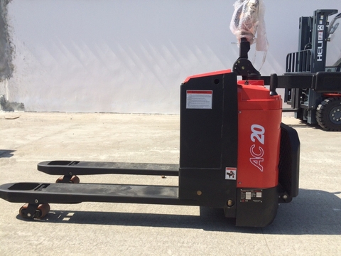 xe nâng điện mini