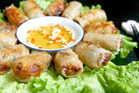 Bánh tráng cuốn ram Mikiri cho chả giò vàng đượm, giòn tan