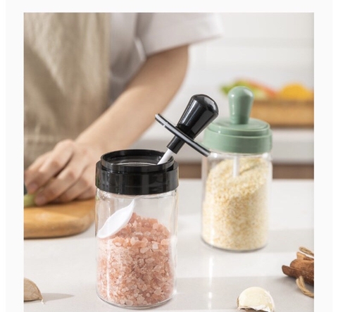 Lọ gia vị có nắp kèm muỗng trơn - màu đen