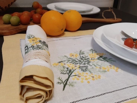 Khăn ăn thêu cho mùa tiệc tùng