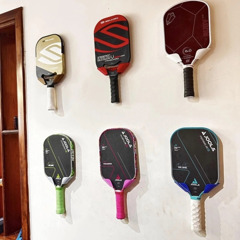 Móc Treo Vợt Pickleball Nhựa Cao Cấp - Giải pháp trưng bày chuyên nghiệp