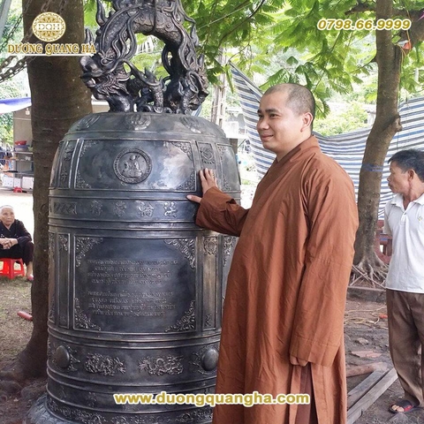 Đại Hồng Chung nặng 1500kg