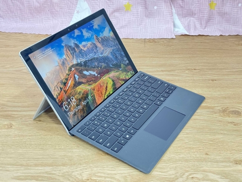 Microsoft Surface Pro 5 - Core i7-7660U - RAM 8GB - SSD 256GB - 12.3''