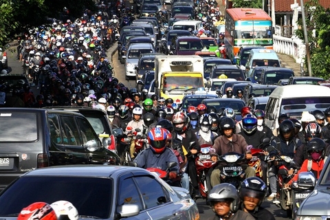 "Bỏ túi" 7 kinh nghiệm lái xe ô tô trong thành phố giờ cao điểm