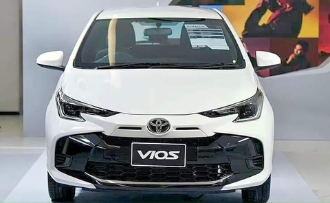 Vios 2023 tràn ngập các đại lý Toyota, giá lăn bánh bao nhiêu