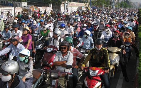 Hà Nội quyết xử phạt chủ xe máy trốn “phí đường bộ”