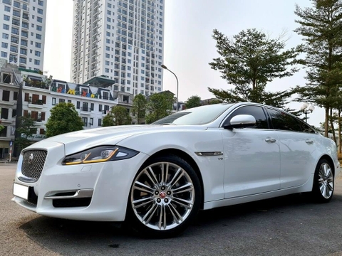 Xe Jaguar XJL 2018