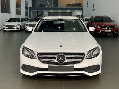 Mercedes E180 Model 2020 Màu Trắng Siêu Lướt