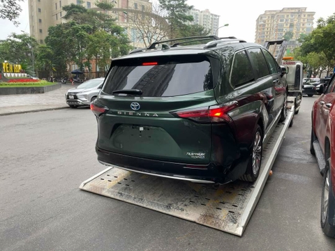Có mua Toyota Sienna Hybrid 2021