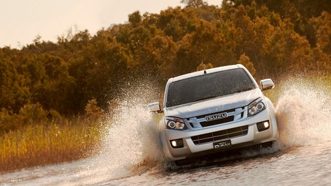 Isuzu Dmax vua doanh số xe bán tải ở Thái Lan thì ở Việt Nam vẫn lẹt đẹt
