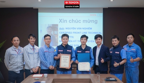 LỄ TRAO CHỨNG CHỈ CHO CÁC KỸ THUẬT VIÊN CỦA TOYOTA TỪ SƠN