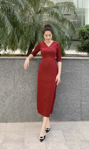 23/V057/XXL/08/VÁY ÔM, DÀI, CỔ TIM, TL, K.T ĐỎ