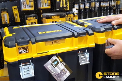 Đánh Giá Thùng Dewalt DWST83343-1 và DWST1-75774