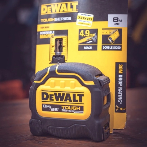 Thước kéo (cuộn) Dewalt DWHT36926-30 8m chống va đập