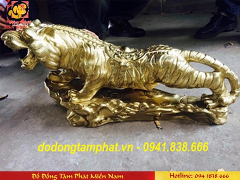 Tượng hổ phong thủy bằng đồng vàng dài 80cm rộng 20cm