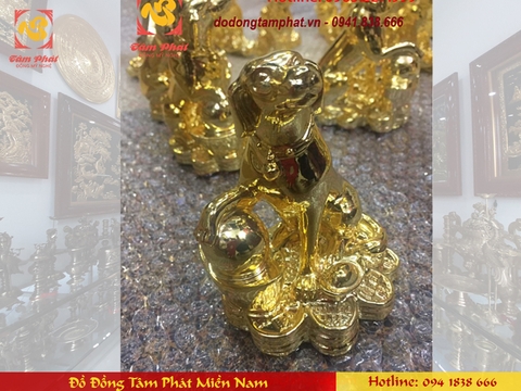 Tượng chó phong thủy bằng đồng mạ vàng