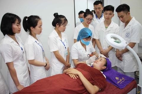 Cơ hội việc làm ngành tạo mẫu và chăm sóc sắc đẹp tại Việt Nam Cơ hội việc làm ngành tạo mẫu và chăm sóc sắc đẹp tại Việt Nam