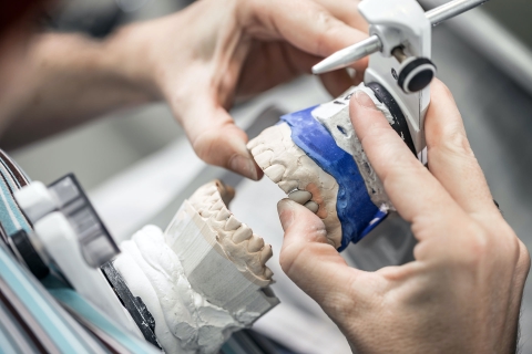 Chương Trình Đào Tạo Kỹ Thuật Phục Hình Răng Tại Trung Cấp Y Khoa Việt Nam Chương Trình Đào Tạo Kỹ Thuật Phục Hình Răng Tại Trung Cấp Y Khoa Việt Nam