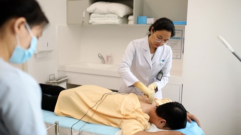 Đau vai gáy theo y học cổ truyền là gì? Cách điều trị đau vai gáy bằng y học cổ truyền Đau vai gáy theo y học cổ truyền là gì? Cách điều trị đau vai gáy bằng y học cổ truyền