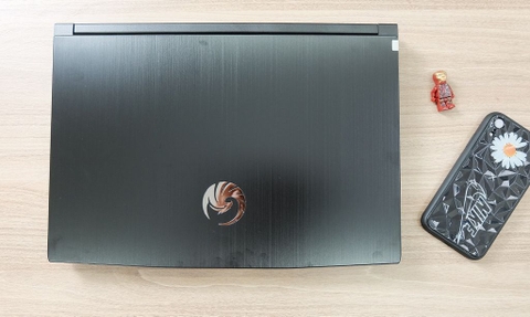 ĐÁNH GIÁ CHI TIẾT MSI BRAVO 15: LAPTOP CHƠI GAME “FULL AMD” HIỆU NĂNG HẤP DẪN NHẤT HIỆN NAY