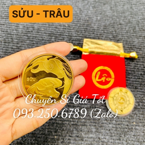 Đồng Tiền Xu Con TRÂU (SỬU) Mạ Vàng Kèm Túi gấm đỏ LỘC