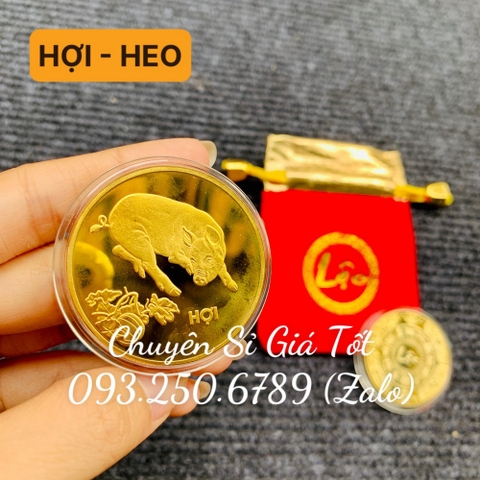 Đồng Tiền Xu Con HEO (HỢI) Mạ Vàng Kèm Túi gấm đỏ LỘC