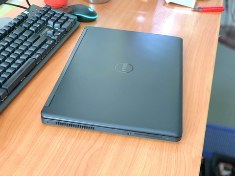 DELL 5550
