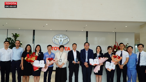 TOYOTA HOÀI ĐỨC VINH DỰ NHẬN GIẢI ĐẠI LÝ XUẤT SẮC CHIẾN DỊCH DELIGHT 2022-2023
