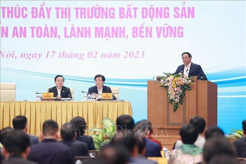 “DOANH NGHIỆP BẤT ĐỘNG SẢN PHẢI CHỦ ĐỘNG GIẢI QUYẾT NHỮNG VẤN ĐỀ NỘI TẠI”