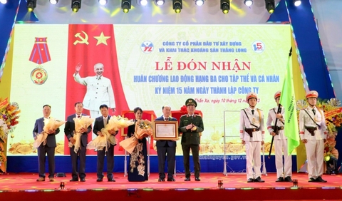 CÔNG CPĐT XÂY DỰNG VÀ KHOÁNG SẢN THĂNG LONG ĐƯỢC NHÀ NƯỚC TRAO TẶNG HUÂN CHƯƠNG LAO ĐỘNG