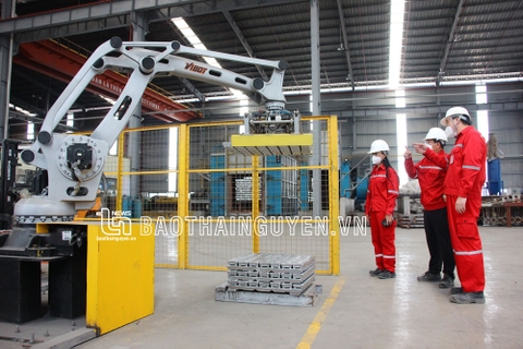 Doanh nghiệp vừa và nhỏ: Chuyển đổi để “vượt bão”