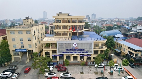 "ĐIỆN LỰC THÁI NGUYÊN: BỨT PHÁ HẠ TẦNG, KHẲNG ĐỊNH VỊ THẾ TIÊN PHONG CUNG ỨNG ĐIỆN CHO CÔNG NGHIỆP"