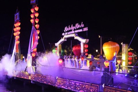 NĂM DU LỊCH QUỐC GIA 2022 SẼ LÀ CÚ HÍCH QUAN TRỌNG GIÚP PHỤC HỒI "CÔNG NGHIỆP KHÔNG KHÓI" CỦA VIỆT NAM