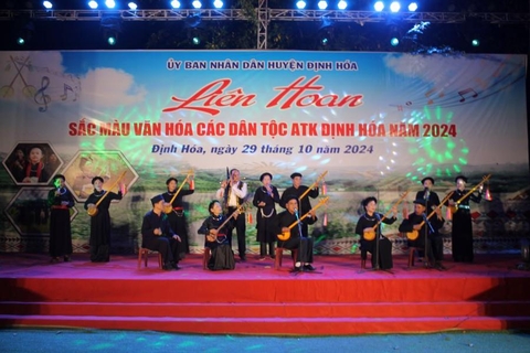 HẾT QUÝ III, DOANH THU DU LỊCH ƯỚC ĐẠT HƠN 1.800 TỶ ĐỒNG