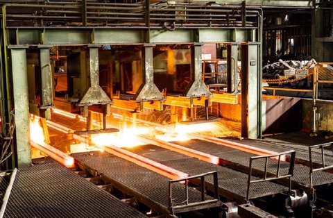 SẢN XUẤT VÀ TIÊU THỤ THÉP TIẾP TỤC GIẢM SÚT DO COVID-19