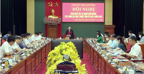 TẬP TRUNG TRIỂN KHAI CÁC GIẢI PHÁP ĐỒNG BỘ ỨNG PHÓ TÁC ĐỘNG CỦA DỊCH BỆNH COVID-19