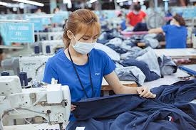 ĐẨY MẠNH NHỊP ĐỘ SẢN XUẤT, KHƠI DẬY SỨC BẬT CỦA LỰC LƯỢNG LAO ĐỘNG