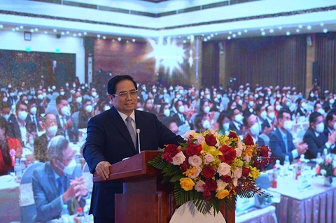 THỦ TƯỚNG: VCCI CẦN HỖ TRỢ DOANH NGHIỆP PHÁT TRIỂN HIỆN ĐẠI, NĂNG LỰC CẠNH TRANH QUỐC TẾ CAO