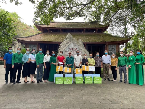 CLB DOANH NHÂN XỨ TRÀ TRI ÂN CÁC CỰU THANH NIÊN XUNG PHONG TỈNH THÁI NGUYÊN