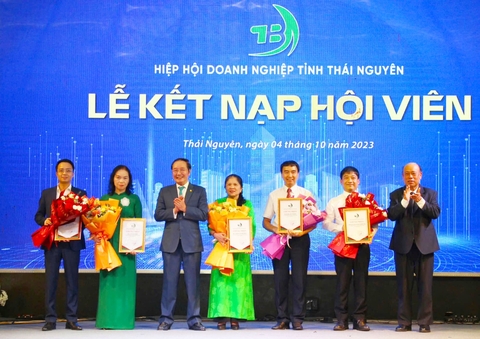 DOANH NGHIỆP "VƯỢT SÓNG" KIẾN TẠO PHÁT TRIỂN BỀN VỮNG