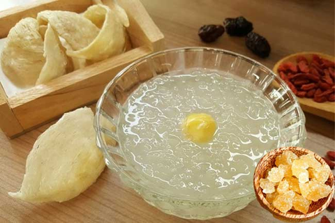 Bật mí công thức nấu cháo yến sào cho bé biếng ăn