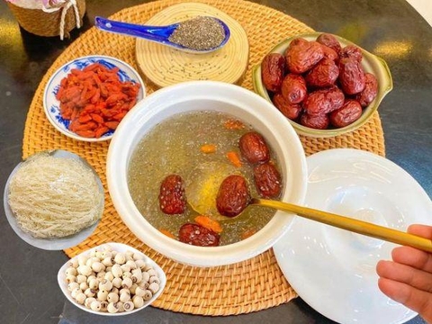 Yến sào chưng sẵn tốt cho tuổi dậy thì của con hay khiến con bị dậy thì sớm?