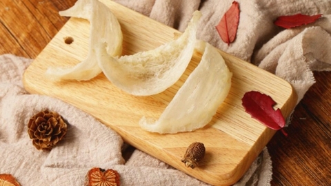 Bạn đang dùng yến tươi hay yến khô? Bạn biết yến tươi tốt hơn hay yến khô tốt hơn?