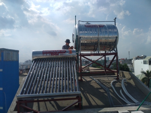 Thợ sửa máy nước nóng năng lượng mặt trời tại quận gò vấp