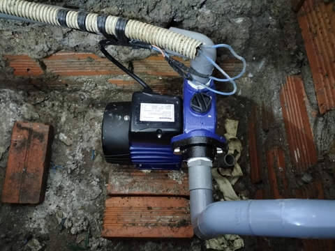 Thợ sửa máy bơm nước tại nhà